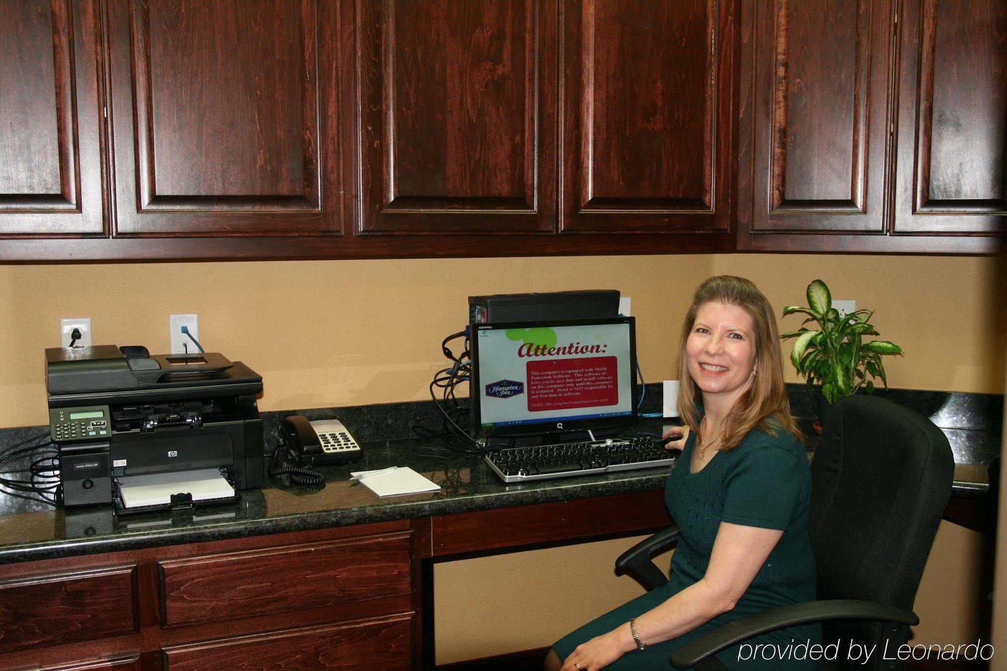 Hampton Inn & Suites Bastrop Einrichtungen foto
