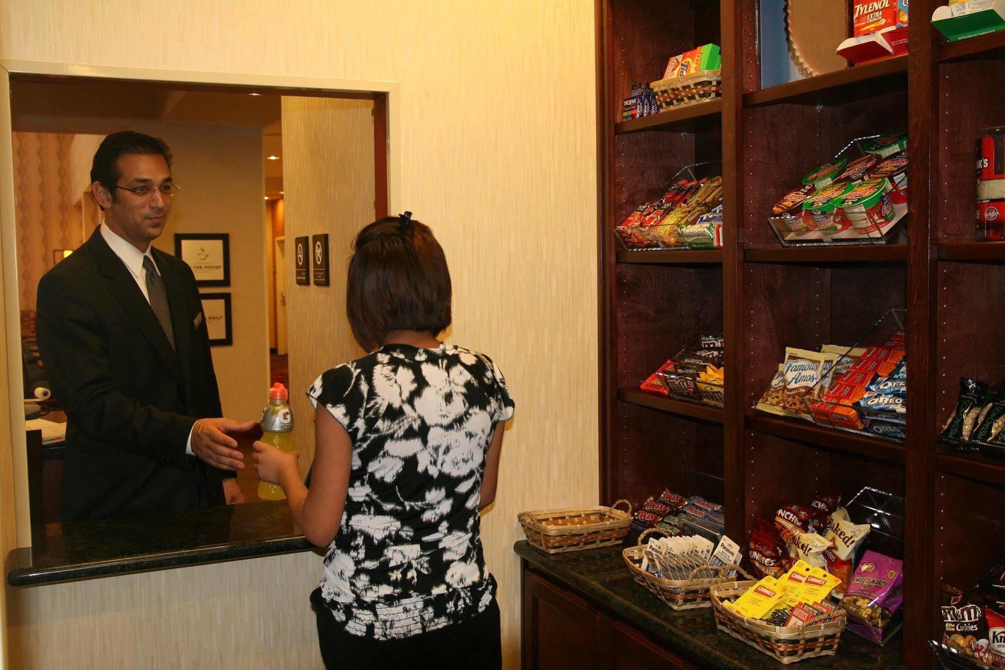 Hampton Inn & Suites Bastrop Einrichtungen foto